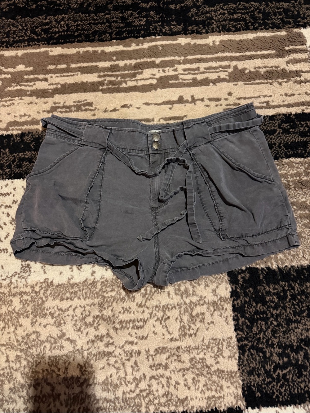 Women’s Free People Grey Cargo shorts with waist tie